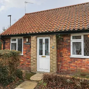  Holiday home Cornerways, 8 North Lane